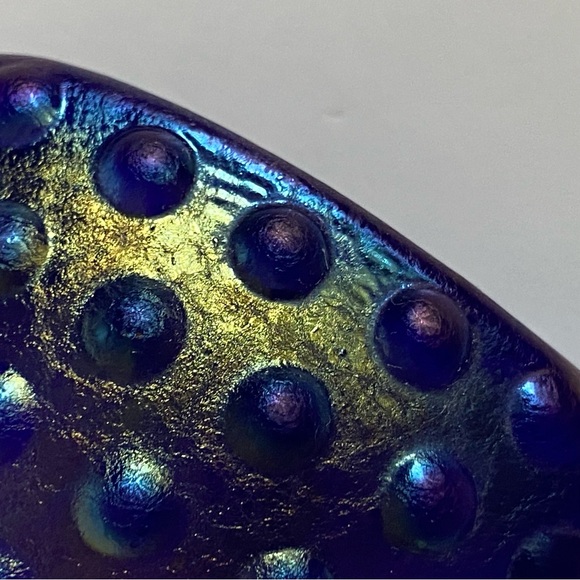 Robert Held Art Glass Heart Iridescent Paperweight 2.5” Blue Mint condition EUC - Picture 6 of 12